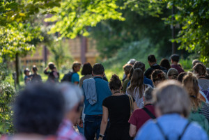 lauschig und lesend – Ausflug zu den Stadtvögeln lauschig und lesend – Ausflug zu den Stadtvögeln