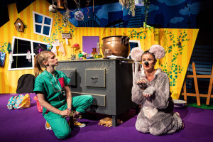 Hexe Hillary geht in die Oper