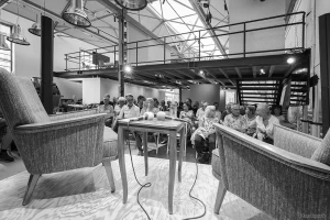 Podiumsdiskussion: Familiengespräche. Wenn die Politik mit am Tisch sitzt