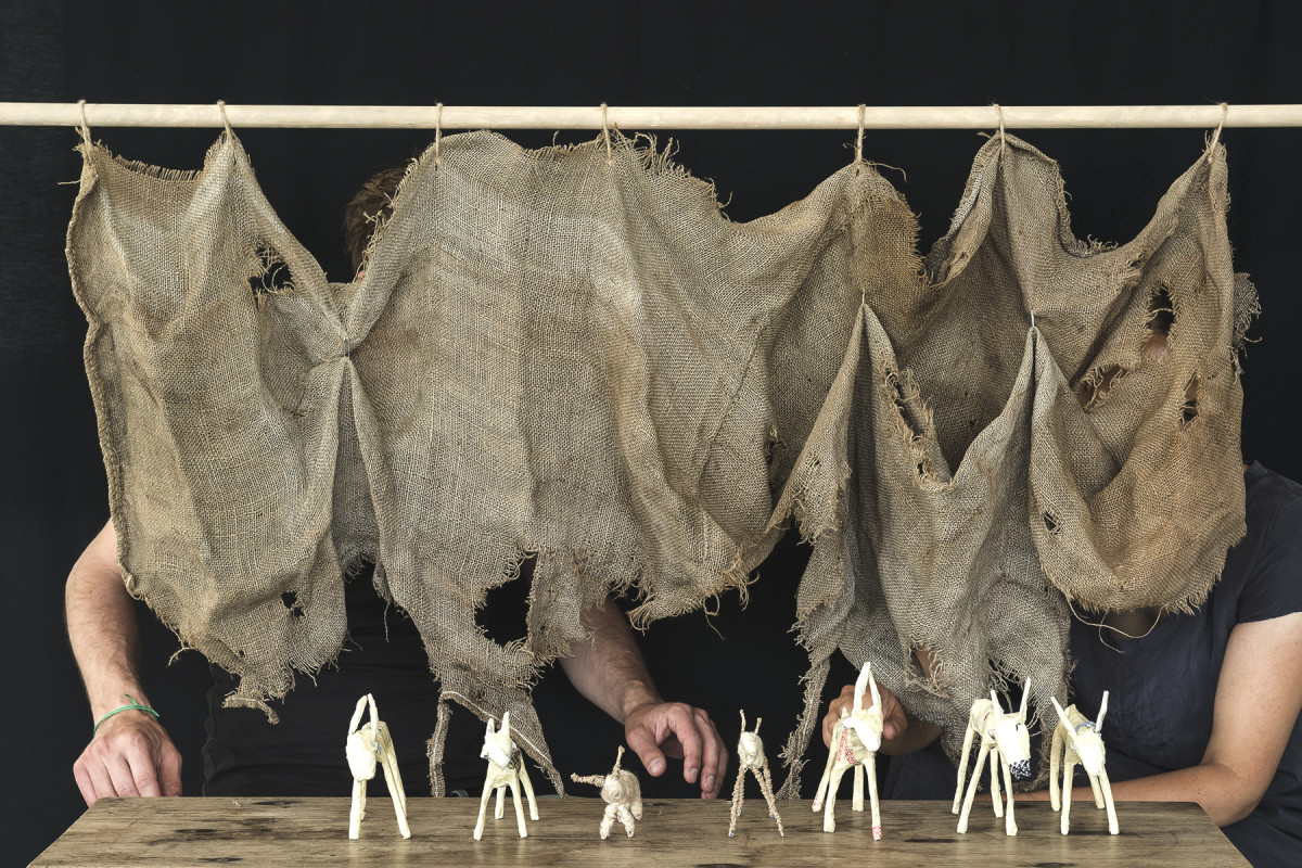 Siebe Geisse und Zwei Wölf