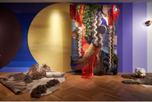 Gib Stoff! Textile Bilder im Raum