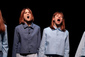 Showing: Intensivworkshop Moritz Ostruschnjak Merge Dance Collective – The Weight of Balloons Clara Delorme – Le repos