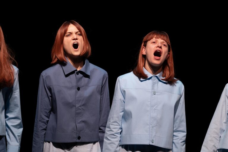 Showing: Intensivworkshop Moritz Ostruschnjak Merge Dance Collective – The Weight of Balloons Clara Delorme – Le repos