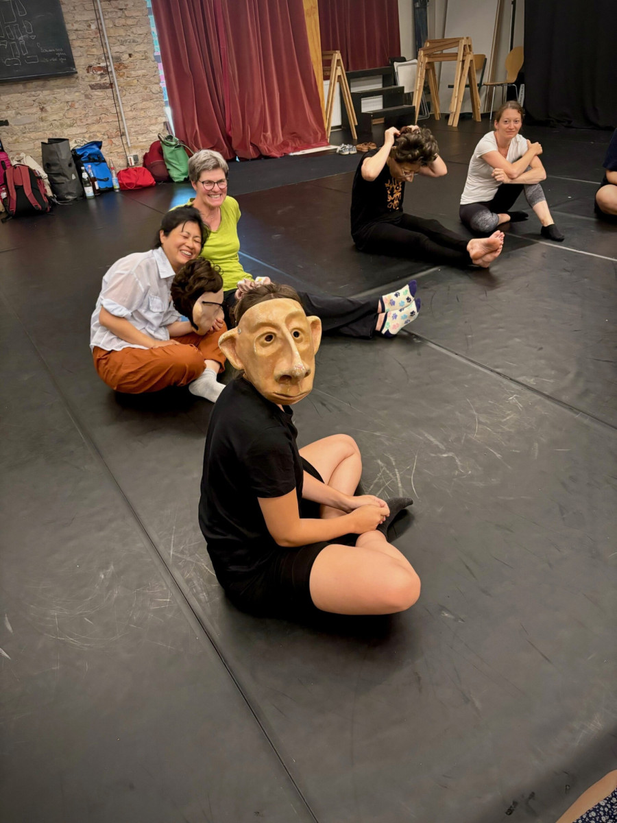 Workshop mit Masken der Familie Flöz
