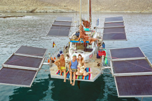 Alle an Bord!? – Drei Verrückte im Solarboot Alle an Bord!? – Drei Verrückte im Solarboot