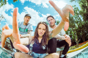 At The Shore (DE) // Apart From Us (DE) // Julz Heller (DE)