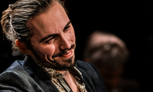 Flo Bauer - Solo & Unplugged